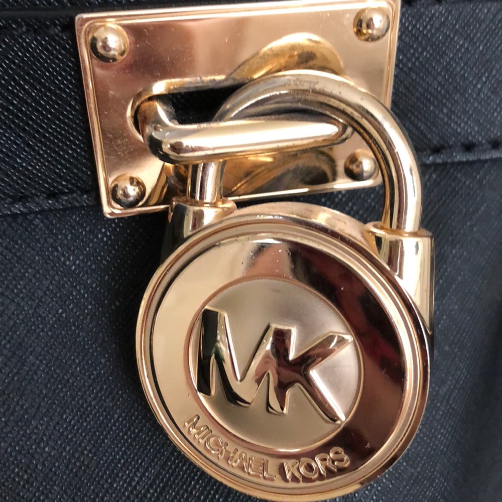 Michael Kors purse 🚨sold 🚨 - Picture 6 of 6